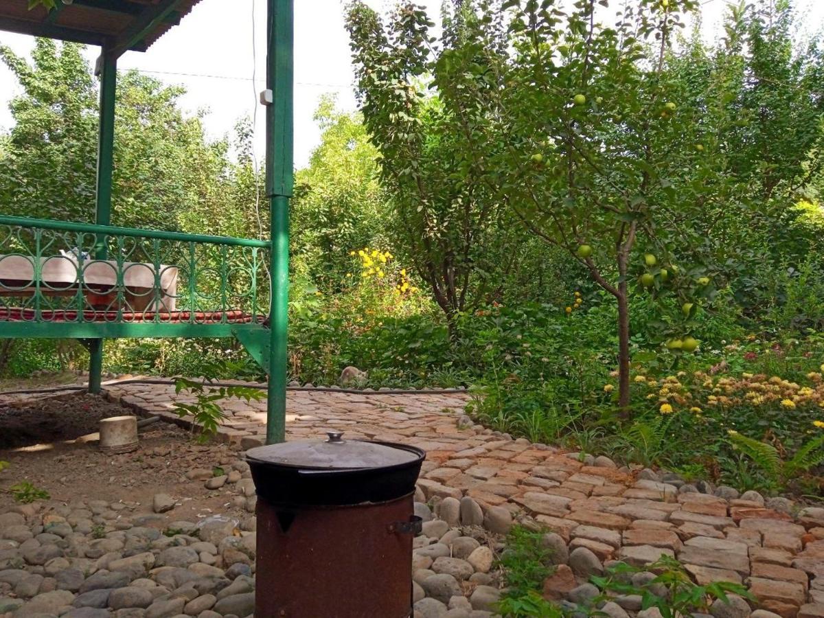 Be My Guest Hotel Osh Exterior foto